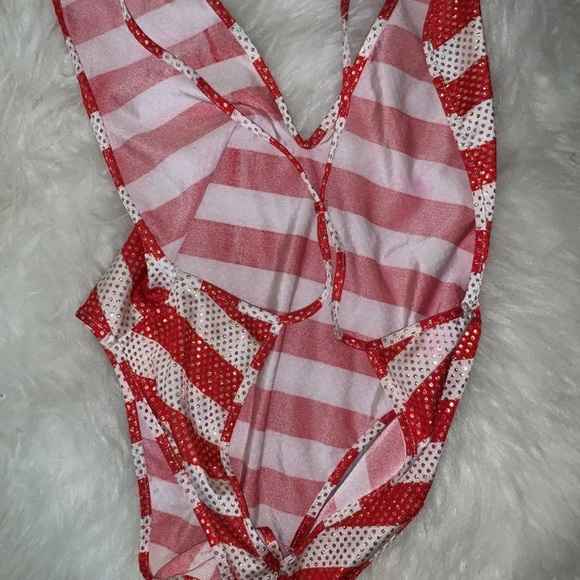 SOLD ON M E R C A R I - Picture 4 of 6